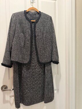 Le Boss Gray Tweed two-piece Dress and Blazer Suit